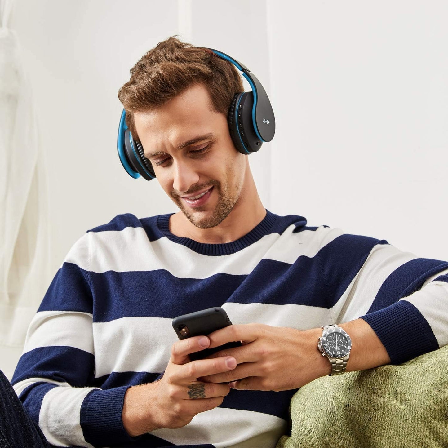 ZIHNIC RoseGold Bluetooth Over-Ear Headphones - Small Enterprise