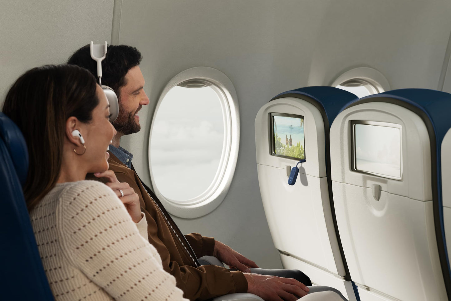 Twelve South AirFly SE | Bluetooth Wireless Audio Transmitter Adapter for AirPods/Headphones, 20+ Hr Battery, Works with 3.5mm aux Jacks on Airplanes, TVs, Gym Equipment, and Travel - Small Enterprise