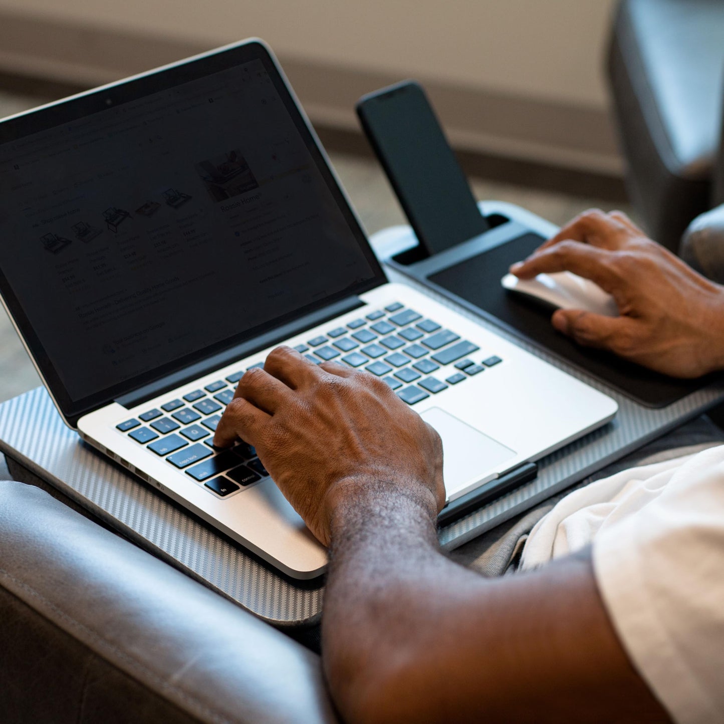 PinkComfort Lap Desk: Device Ledge & Phone Holder